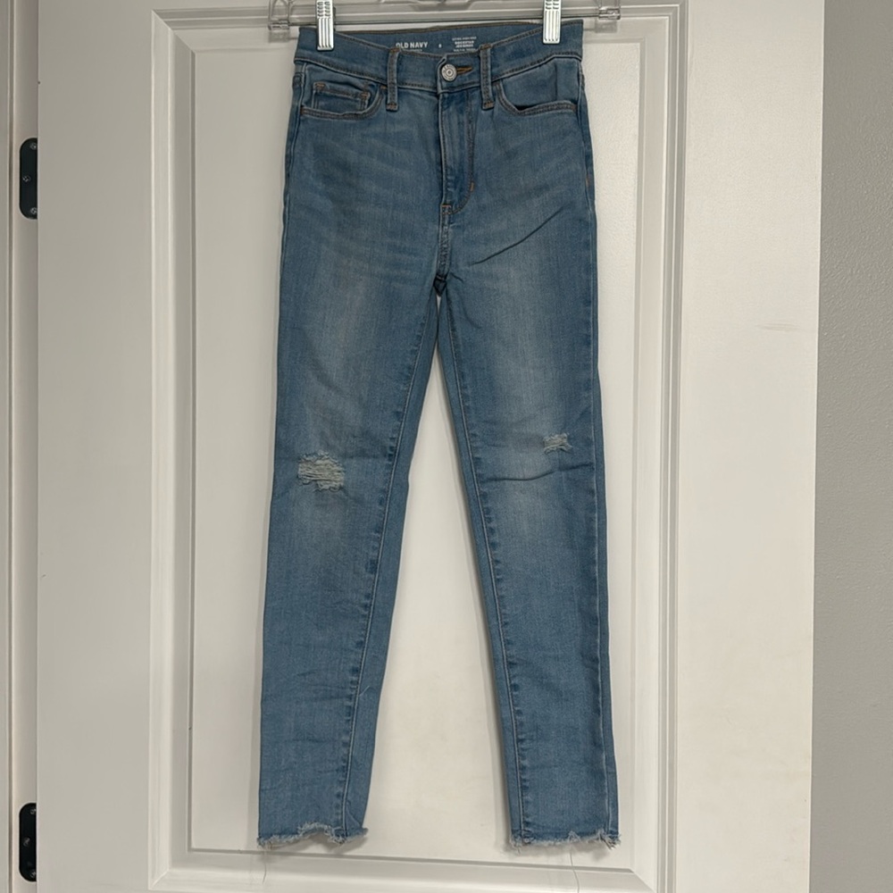Girl’s Old Navy Rockstar Jeggings Jeans. Size 8.